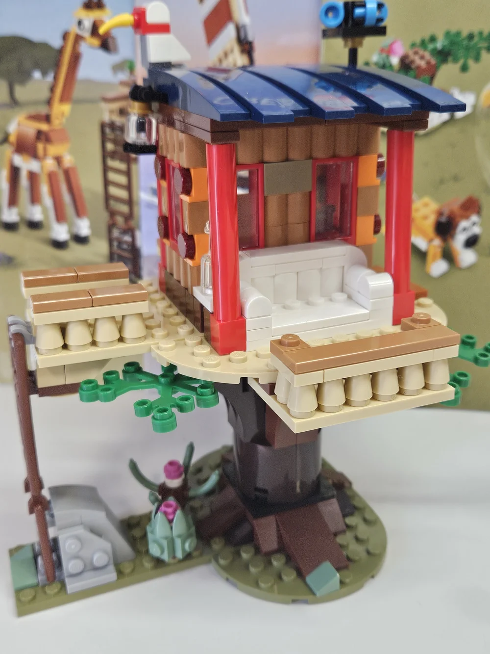 LEGO Creator 31116 Safari Wildlife Tree House 100% Complete Manual Minifigure
